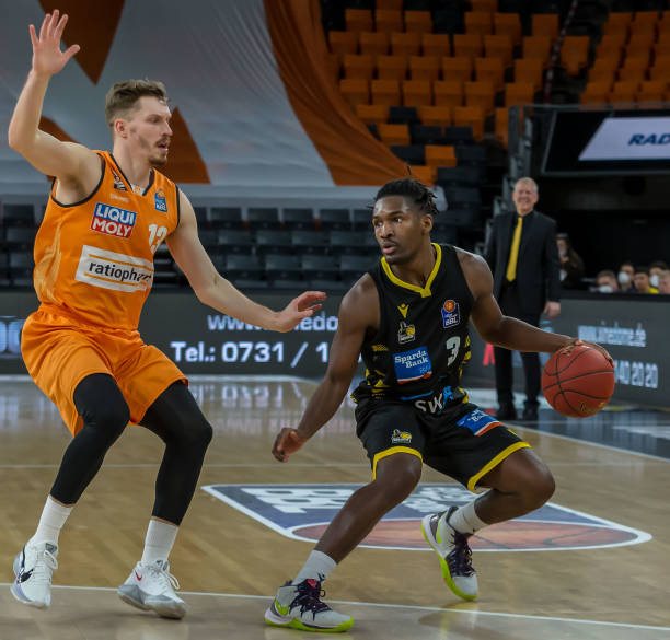 尤其是在U 尤其是在U