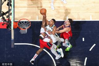 借雄厚的资 借雄厚的资