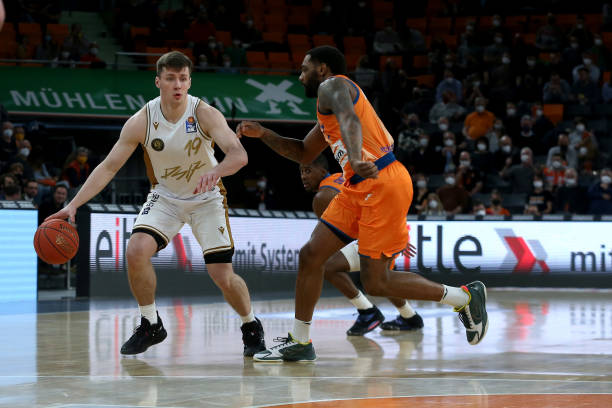 利斯球员在 利斯球员在