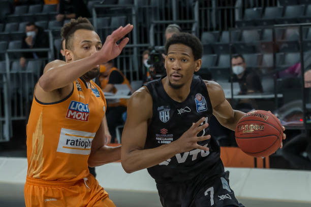 体育逐梦十四运：山东男乒团体赛一胜一负